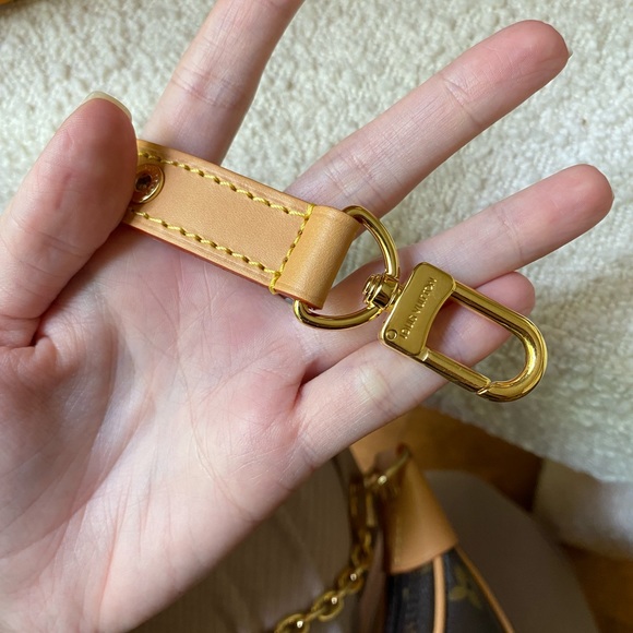 Louis Vuitton loop handbag 2022 - Picture 4 of 16